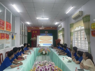 Chi đoàn Chi nhánh Văn phòng Đăng ký đất đai thị xã Chơn Thành tổ chức tuyên truyền về Luật Hôn nhân gia đình